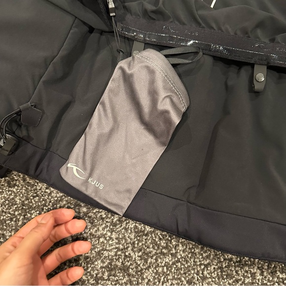 Kjus ski Women's Formula ski Jacket brand new. Black size 32 - Picture 12 of 16